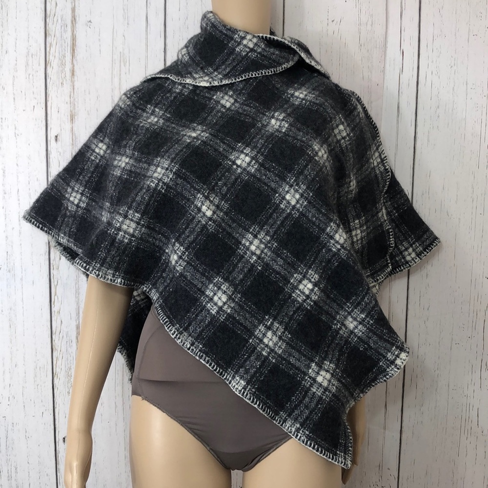 🌻 Talbots Wool Blend Poncho